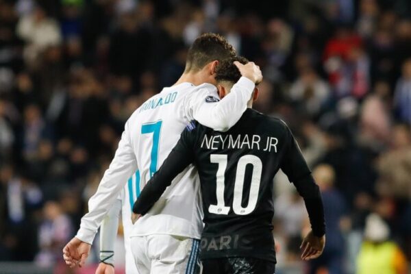 com-bom-humor,-cristiano-ronaldo-“cobra”-neymar-em-post.-entenda