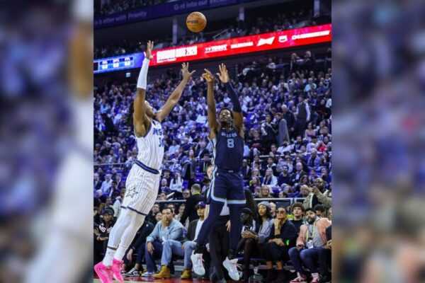 torcedor-protesta-antes-de-jogo-na-nba:-“deixem-a-groenlandia-em-paz”
